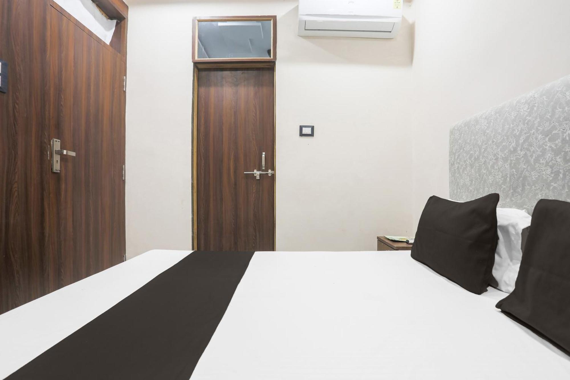 Hotel O S Grand Allāhābād Junction 外观 照片